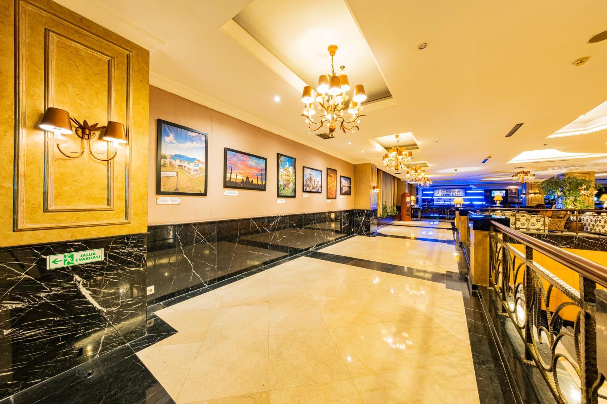 Grand Jatra Hotel 5*